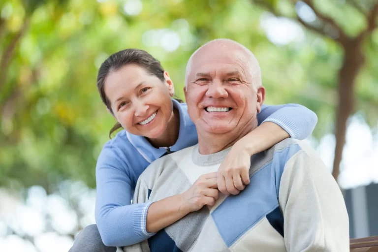 Precatórios Superpreferenciais - Casal sorrindo